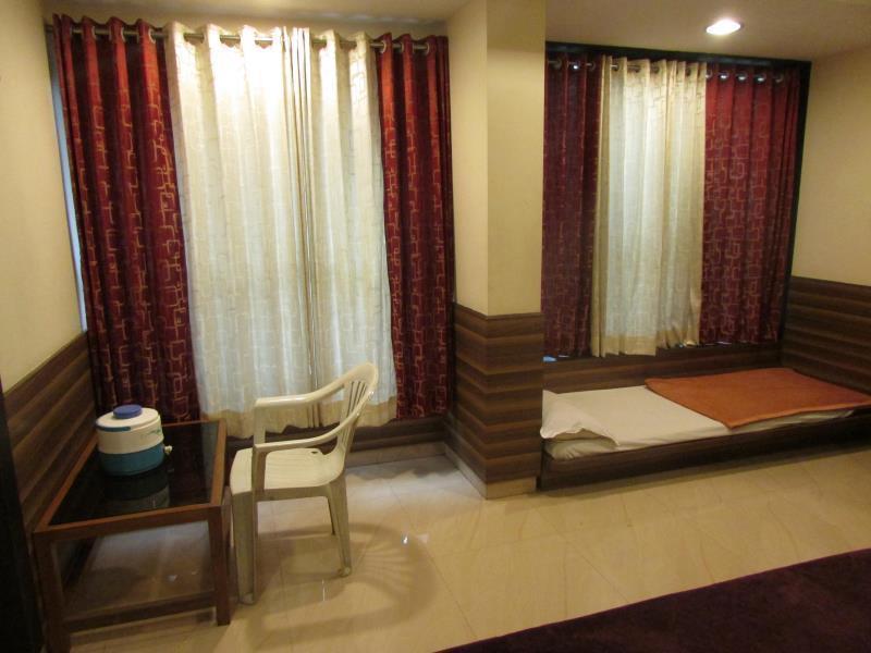 Hotel Laxmi Palace Shirdi Eksteriør bilde